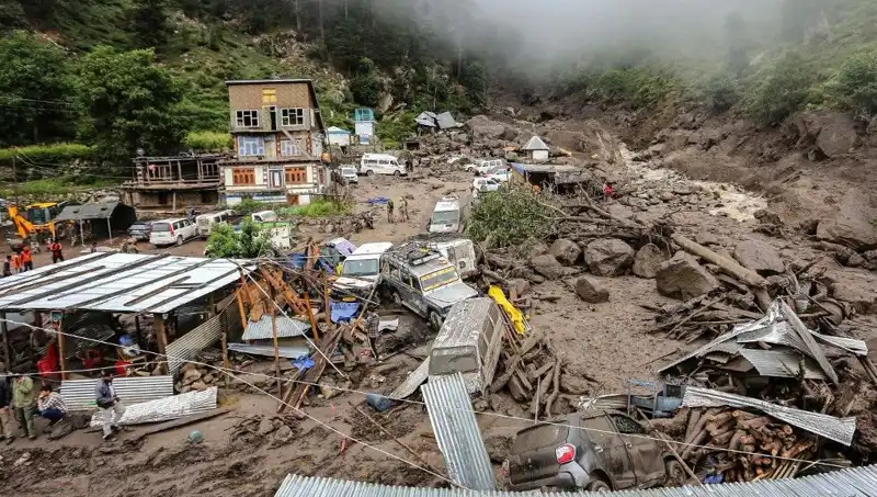 Hindistan'da Sel Felaketi: 60 Can Aldı, 200'den Fazla Kayıp