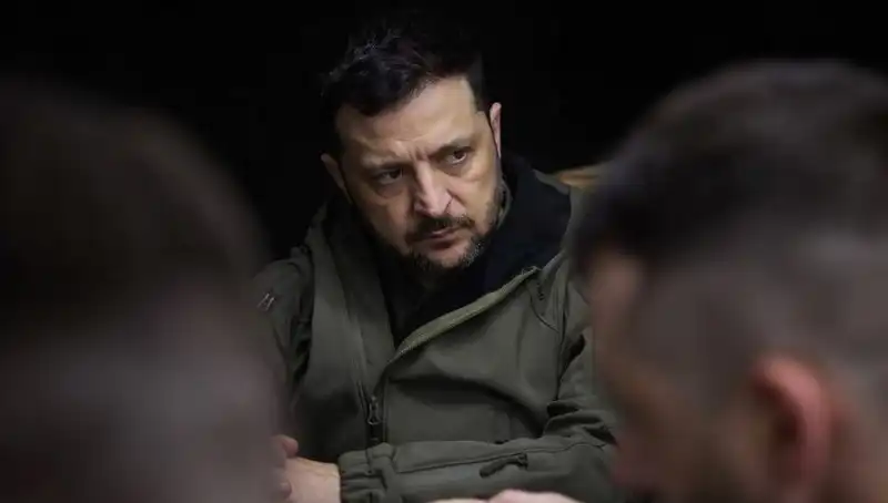 Zelenski'den NATO'ya Sert Mesaj: "Nadir Element Anlaşmasında Yer Almıyoruz"