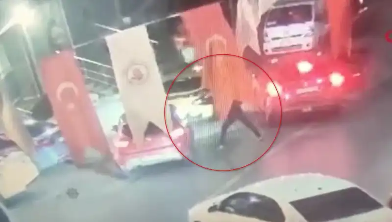 Kağıthane'de Gece Yarısı Sokak Ortasında Cinayet Dehşeti!