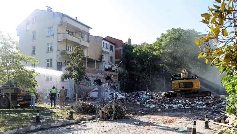 Sındırgı'da Deprem Sarsıntıları Devam Ediyor: Son Gelişmeler Neler?