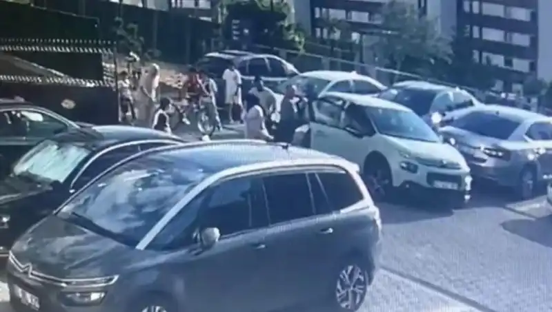 Eşi ve Yakınlarını Araba ile Ezdi: Olayın Detayları Şehirde Şok Etkisi Yarattı