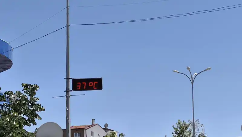 Sıcaklık Rekorları Kırılıyor: İlçede Termometreler 38 Dereceyi Geçti!
