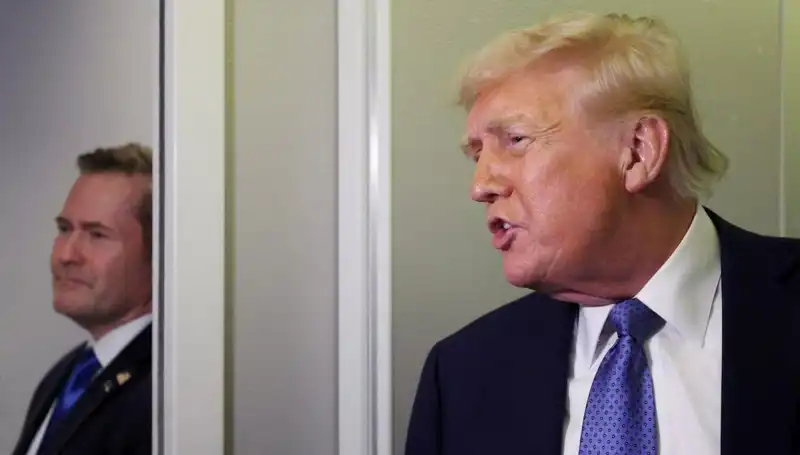 Trump’ın Gizli Planları Sızdı: Mike Waltz Görevden Alındı!