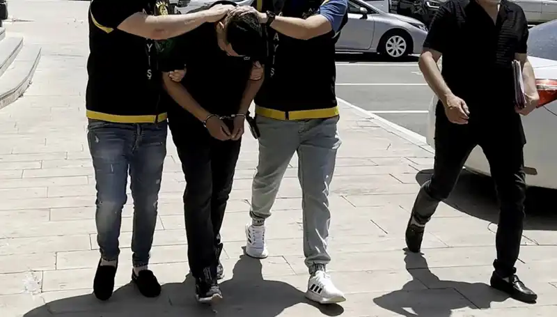 Mezarlıkta Hırsızlık Yapan Şahsı Suçüstü Yakaladılar!