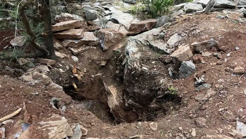 Eski Vali ve Emekli Albay Define Araçlarıyla Yakalandı!