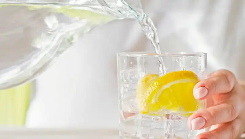 Limonlu Su Tüketmenin Tıbbi Sırları: Doktor 8 Faydası Açıkladı