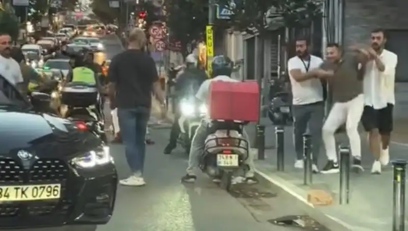 Nişantaşı’nda Yol Verme Kavgasında Sopalı Saldırı: Gözler Neden Olayın Üzerinde?