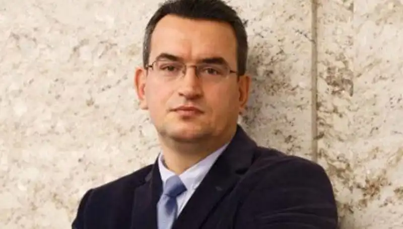 Metin Gürcan: DEVA Partisi'nin Kurucu Üyesi ve Politika Dünyasında Yeni Bir Ses