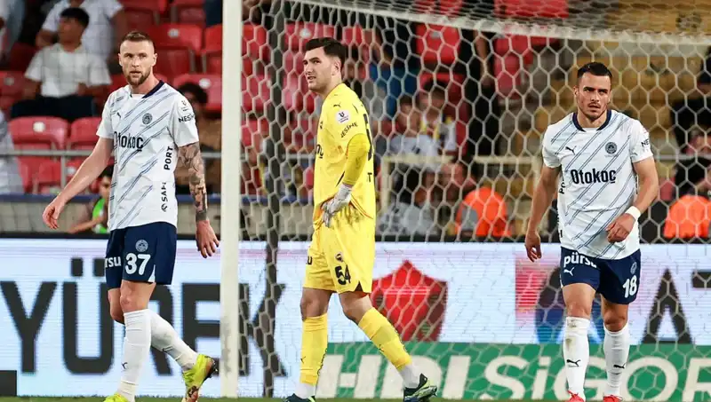 Fenerbahçe'de Şok Gelişme: Takım Darmadağın Oldu!
