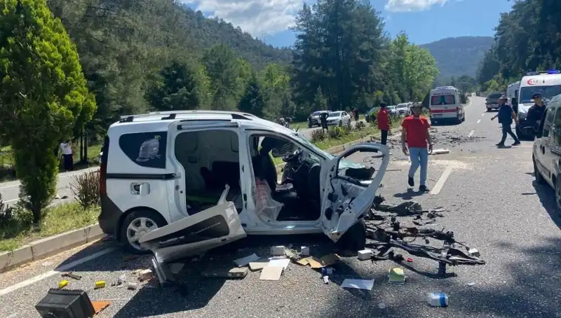 Marmaris'te Feci Kaza: Can Kaybı ve Yaralılar Savaş Alanına Döndü