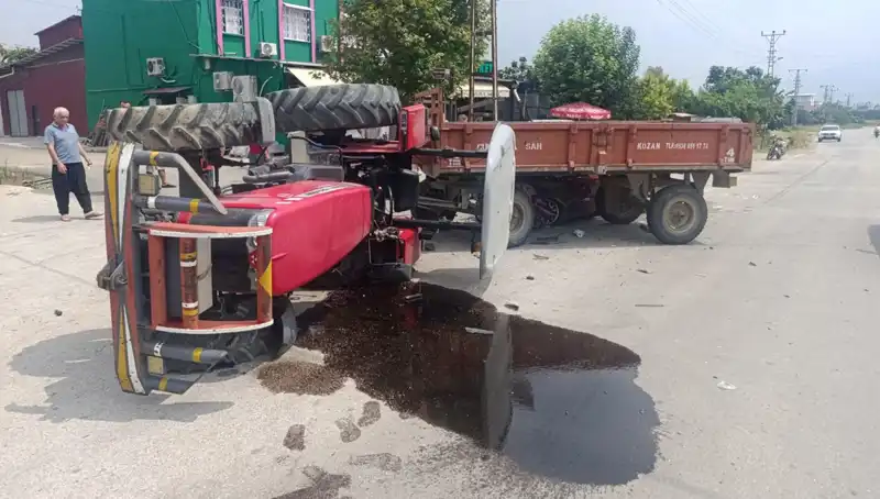 Traktör ile otomobil çarpıştı: Korkunç kaza sonrası 2 yaralı!