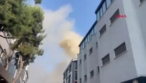 İstanbul’un Kalbinde Yangın: 4 Katlı İş Merkezi Alev Alev Yandı