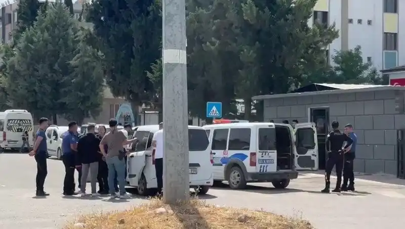 Adliye Önünde Kavga: İki Aile Arasında Çıkan Tartışma Kanlı Bitti