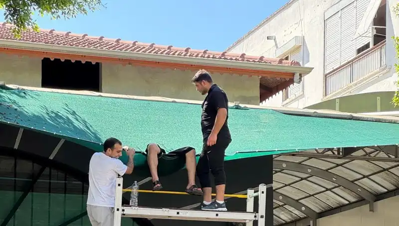 Dengesini Kaybeden Genç Balkondan Düşerek Ağır Yaralandı