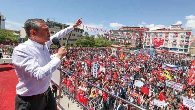 Özgür Özel'den Çarpıcı Açıklama: Örgütün Silah Bırakmasını Destekliyoruz!