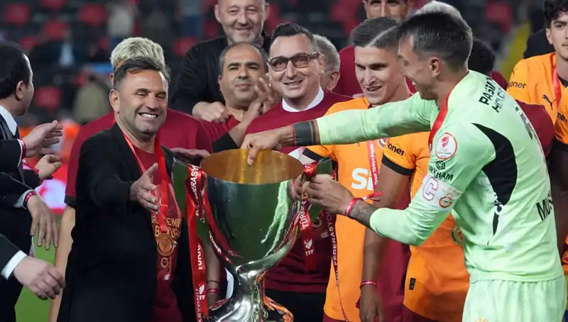 Okan Buruk, Galatasaray'daki Hedeflerini Tarife Dedi!