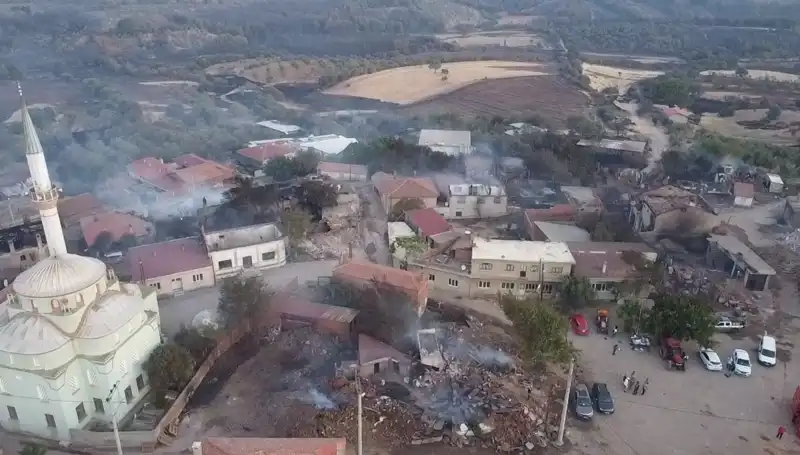 Çanakkale'deki Orman Yangını: Havadan Görüntülenen Korkunç Manzaralar