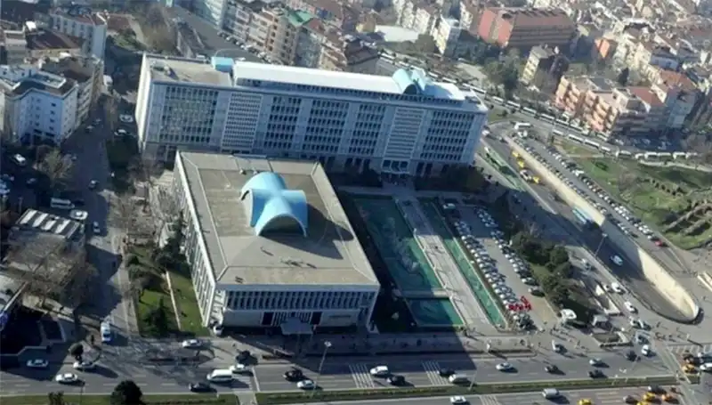 İstanbul Büyükşehir Belediyesi Soruşturmasında "Enderun" WhatsApp Grubu Mesajları Gündemde