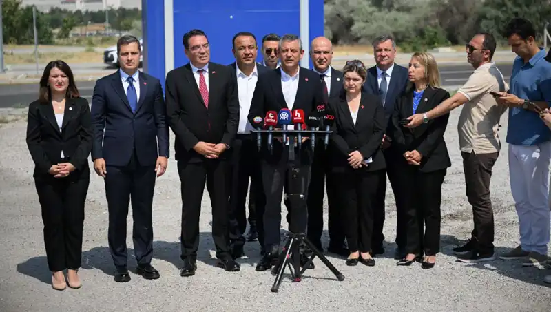Özgür Özel, TUSAŞ'ı Ziyaret Etti: Yerli Savunma Sanayisine Dair Umut Verici Mesajlar