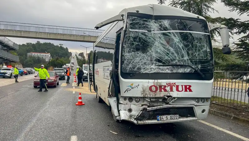 Uşak’ta İşçi Servisleri Çarpıştı: Yaralı Sayısı Artıyor