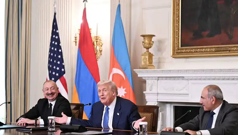Aliyev'den Ermenistan'a Anayasa Mesajı: Zaman Kaybetmeyin!