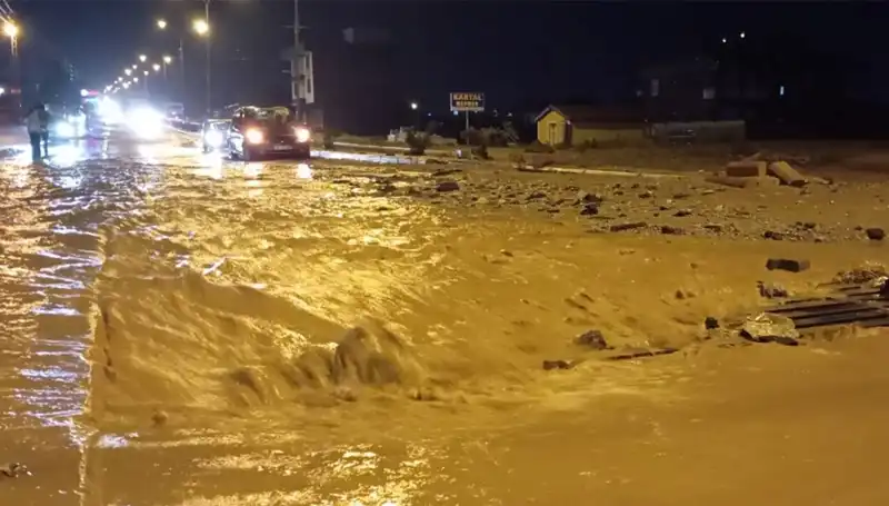 Konya ve Ankara’da Sel Felaketi: Vatandaşlar Zor Anlar Yaşadı