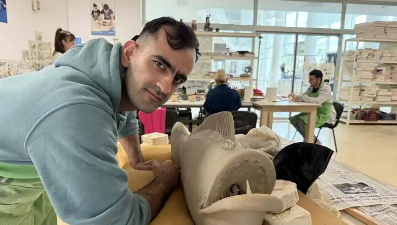 İşitme Engelli Rıfat Can: Engelleri Aşarak Başarıya Ulaşan Genç