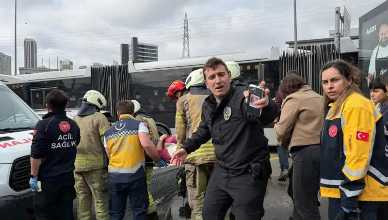 Metrobüs Kazasında Hayatını Kaybeden Kurbanlar, Seferler Durduruldu!