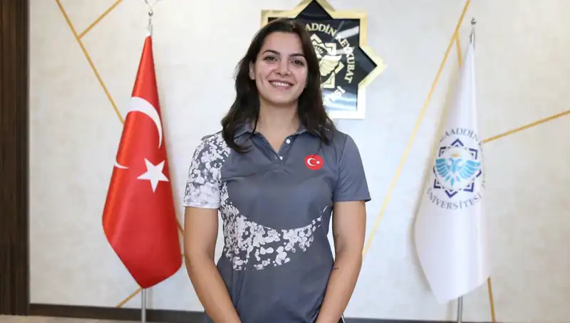 Altın Madalyanın Sahibi Esra, Dünya Şampiyonluğu İçin Hazırlanıyor