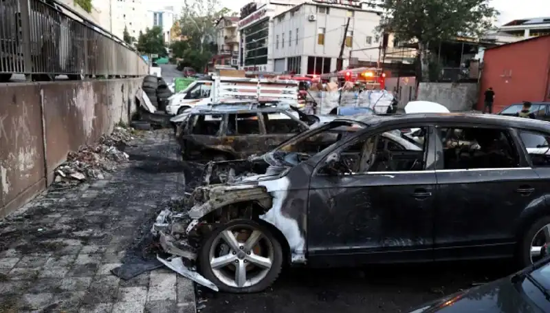 Sanayide Tamir İçin Bekleyen Araçlar Alev Alev Yandı!